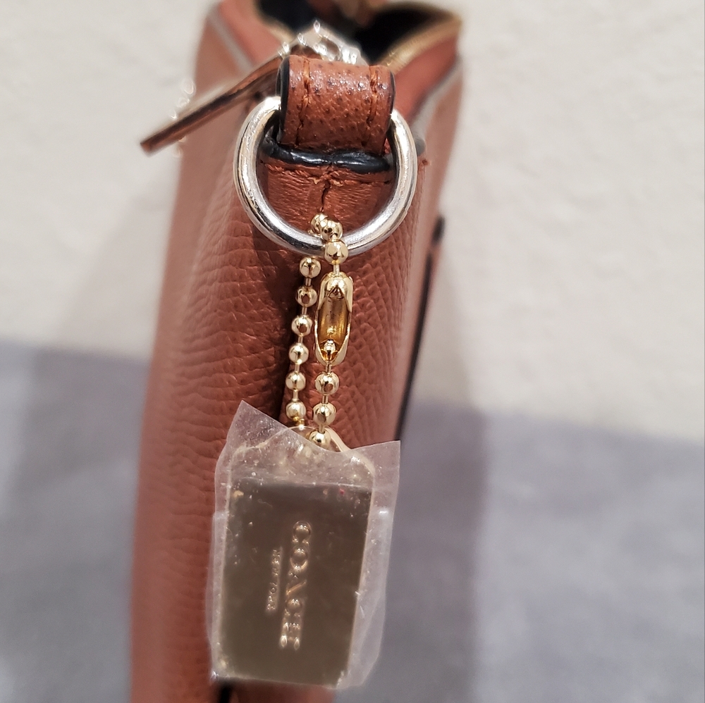 Coach small crossbody - Picture 10 of 10